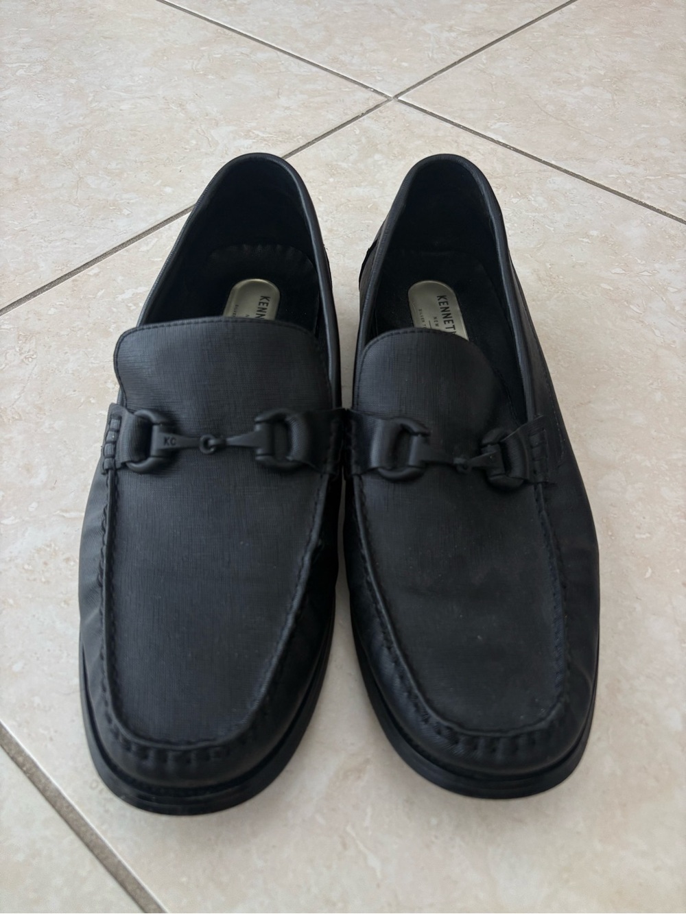 Men’s Kenneth Cole black leather loafers with buckle size 12